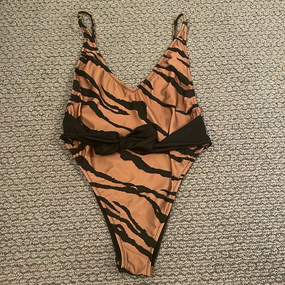 NEW WOT ASOS River Island Animal Print Swimsuit - Picture 5 of 6